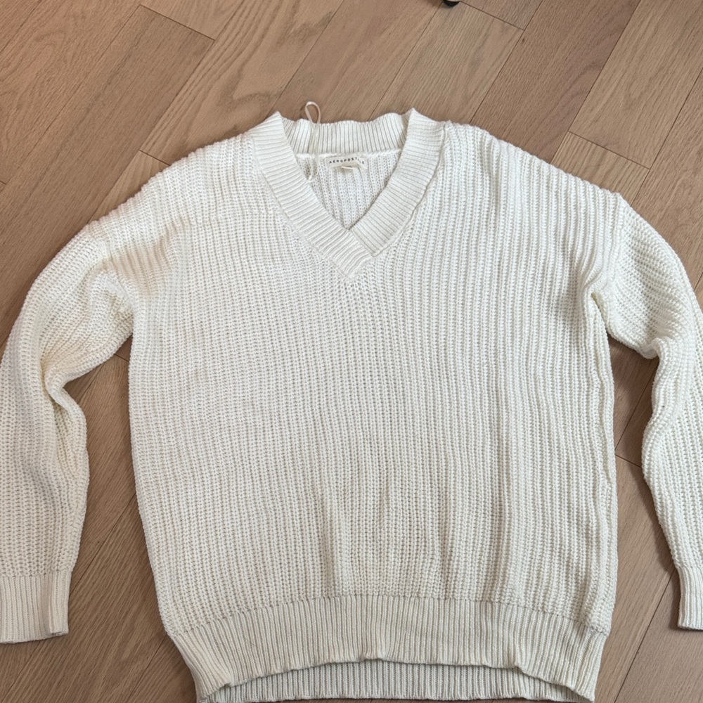 Aeropostale Women's Cream V-Neck Sweater